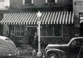 The Farmers and Merchants Bank storefront, 1915
